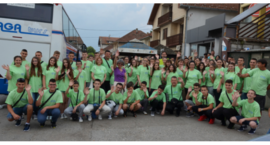 Učenici iz pećinačke opštine otputovali na nagradno letovanje